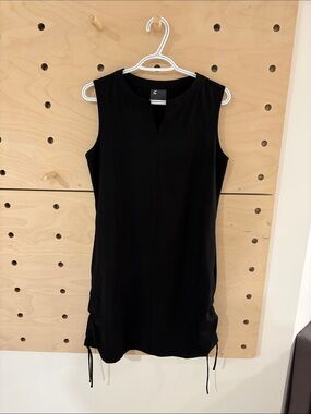 Bass Pro Shops Black Sleeveless Shift Dress with Notch Neck